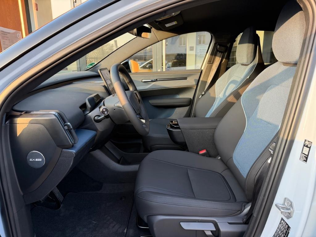 Volvo EX30