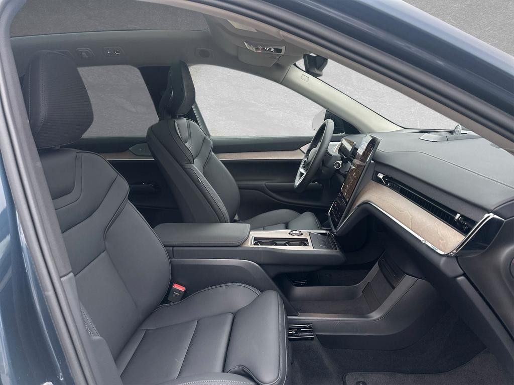 Volvo EX90