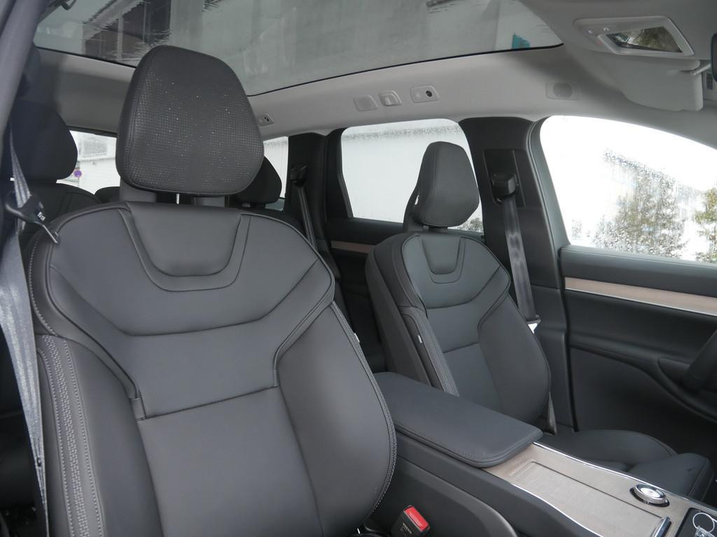 Volvo EX90