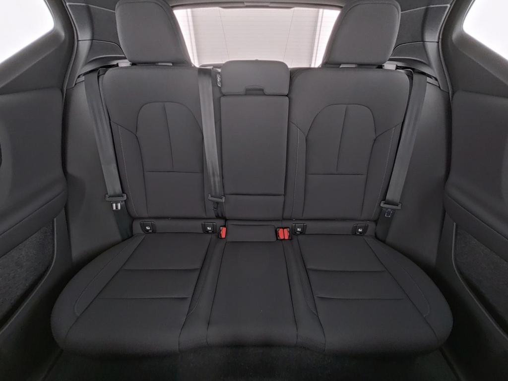 Volvo EX40