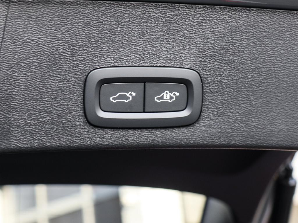Volvo EX40