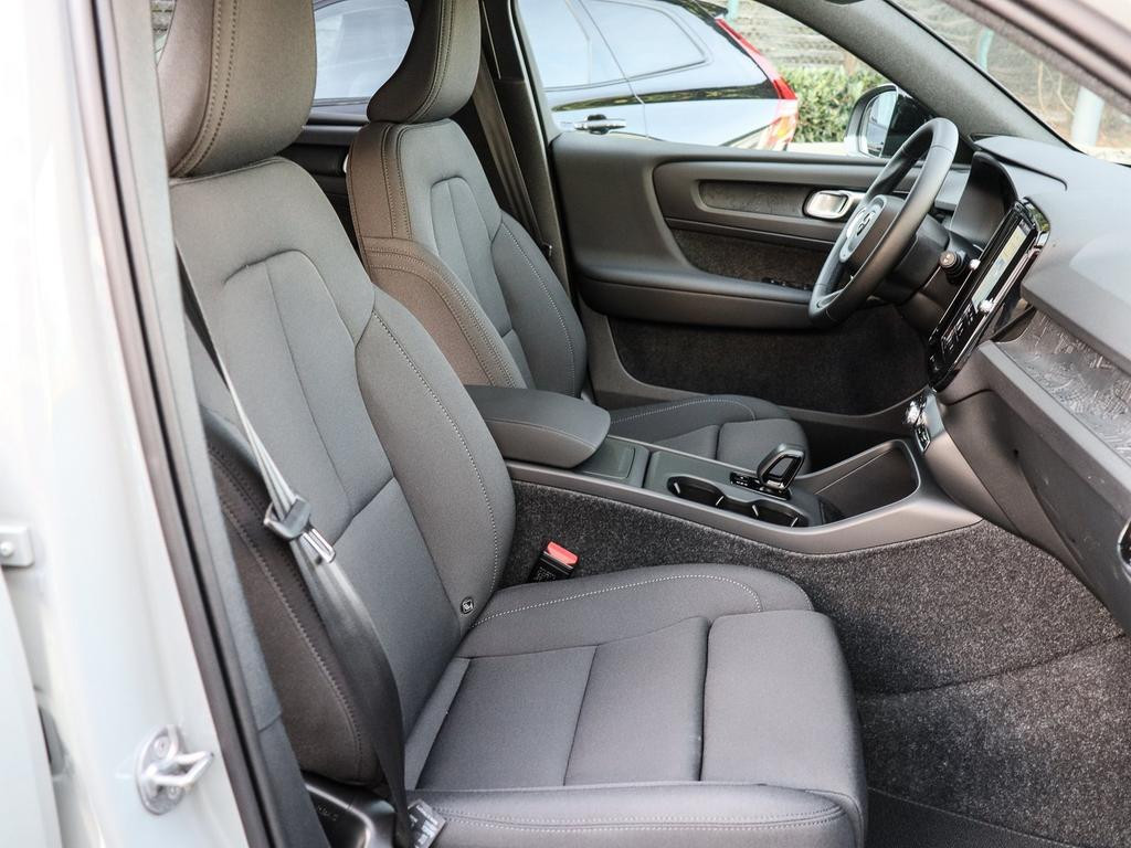 Volvo EX40