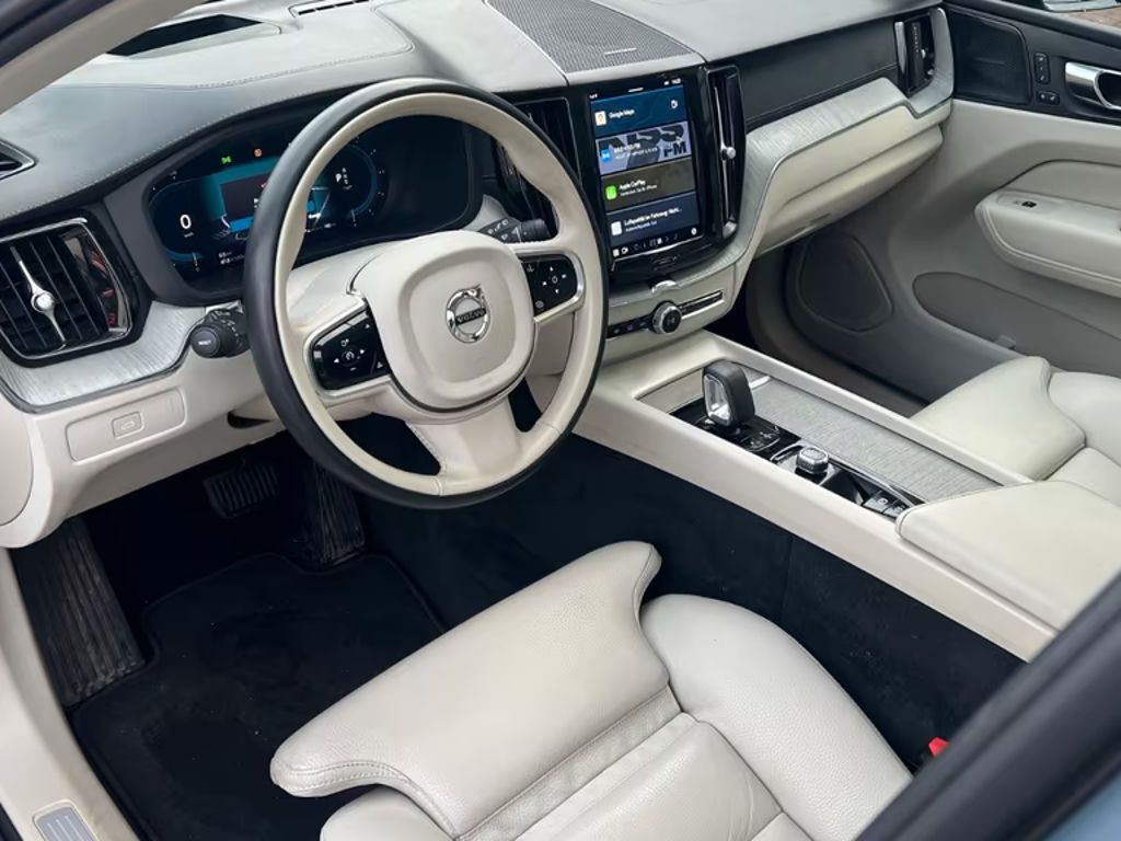 Volvo XC60 AWD Ultimate Dark