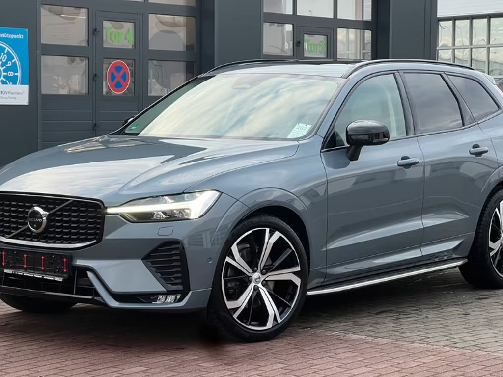 Volvo XC60 AWD Ultimate Dark