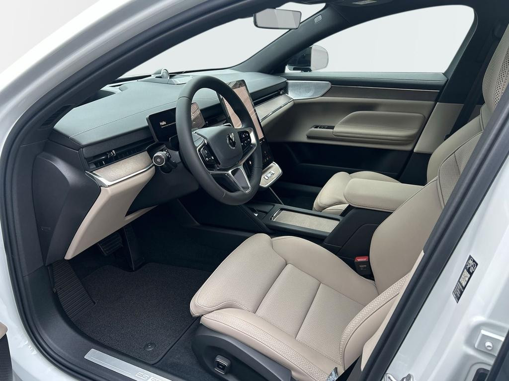 Volvo ES90