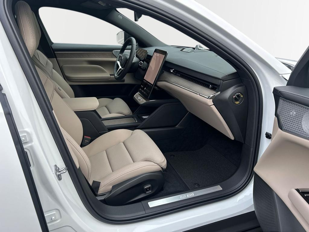 Volvo ES90