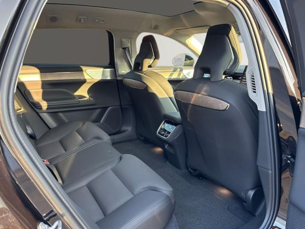Volvo ES90