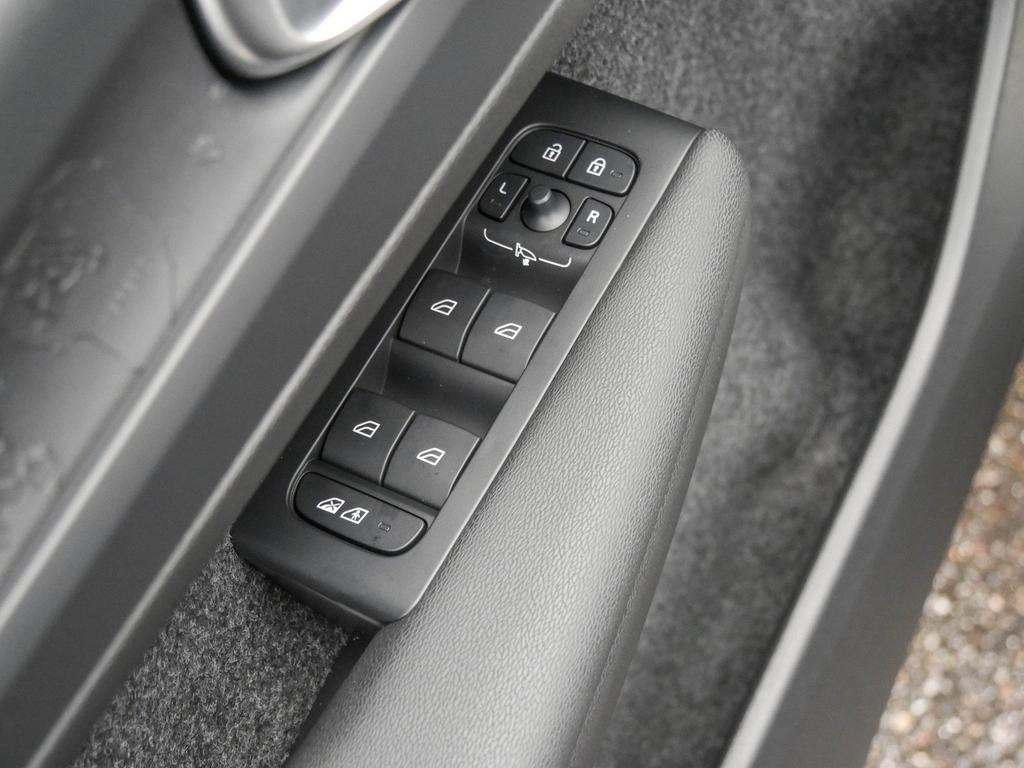 Volvo EX40