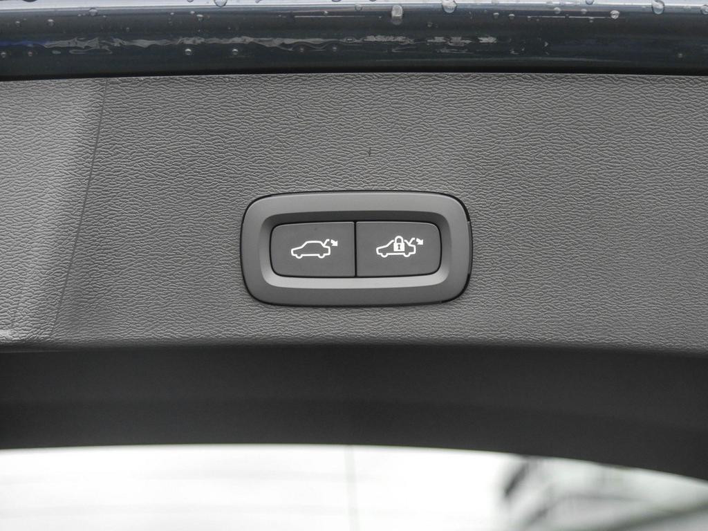 Volvo EX40