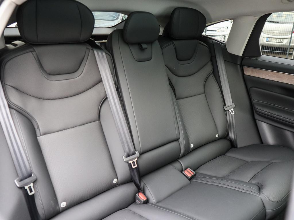 Volvo ES90