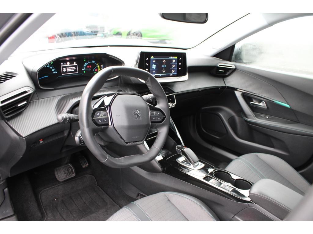 Peugeot e-2008