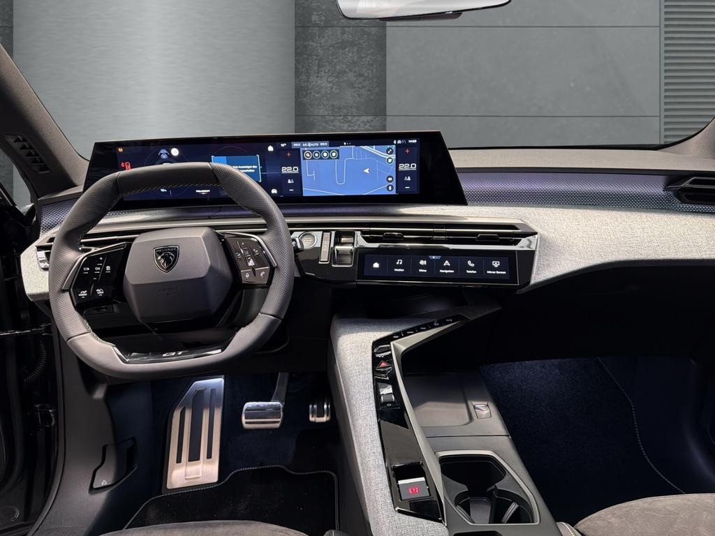Peugeot E-3008