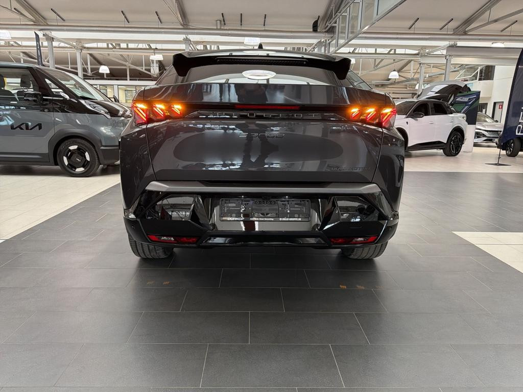 Peugeot E-3008