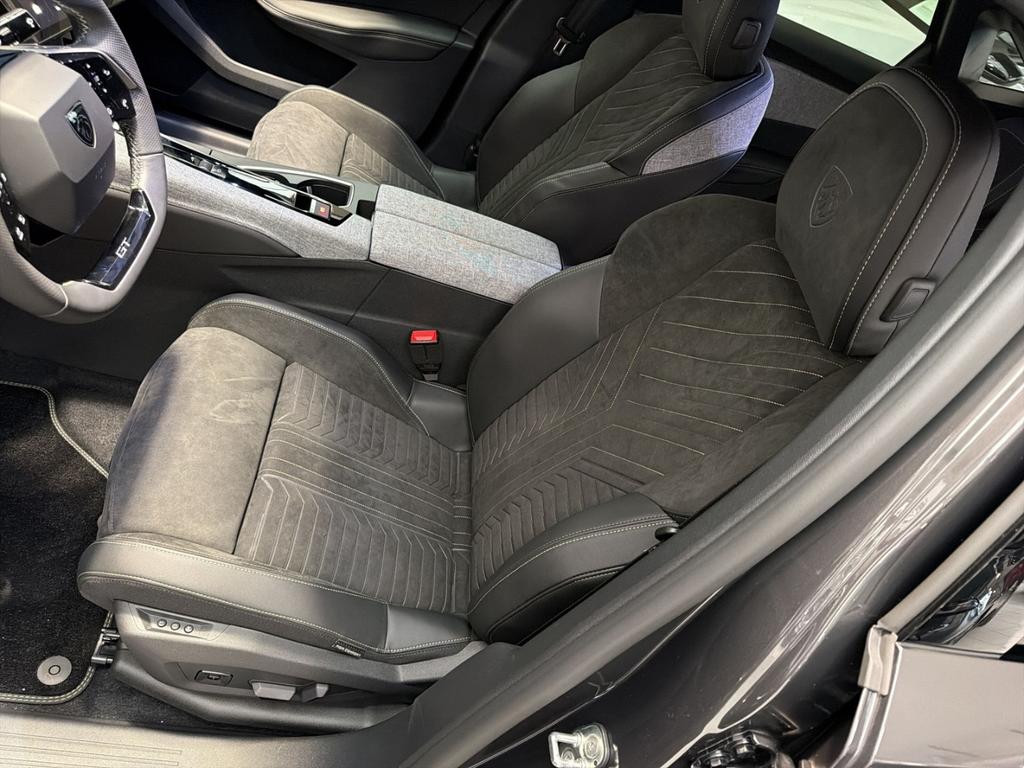 Peugeot E-3008