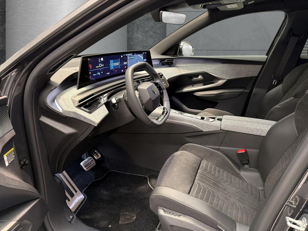 Peugeot E-3008