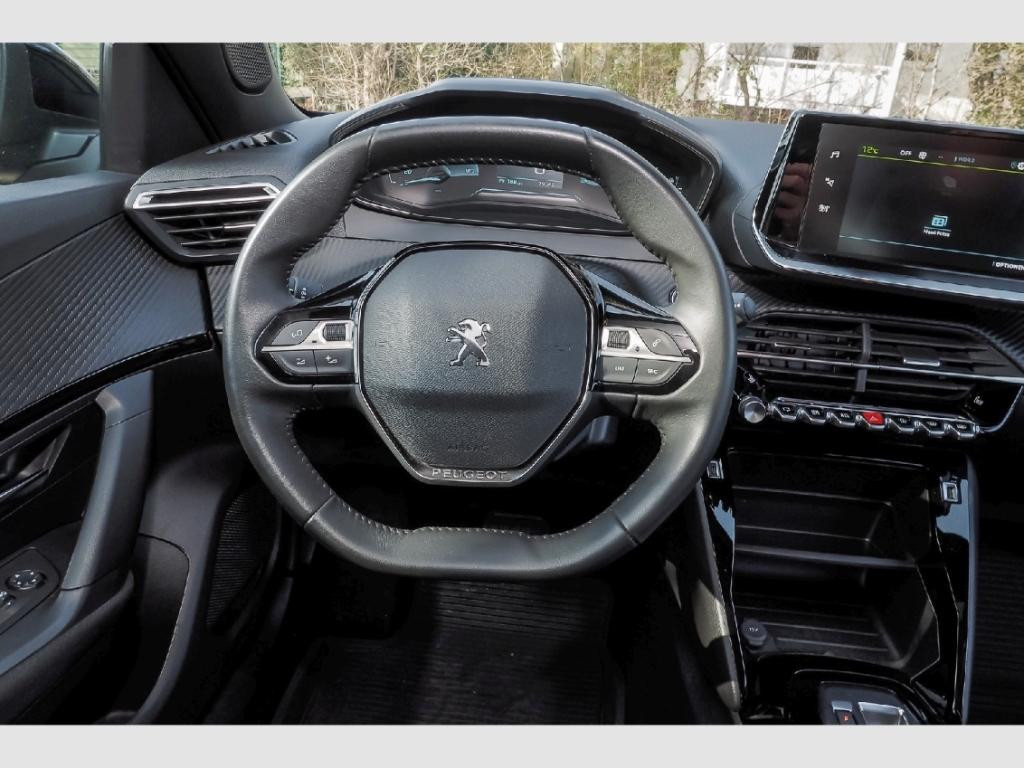 Peugeot e-2008