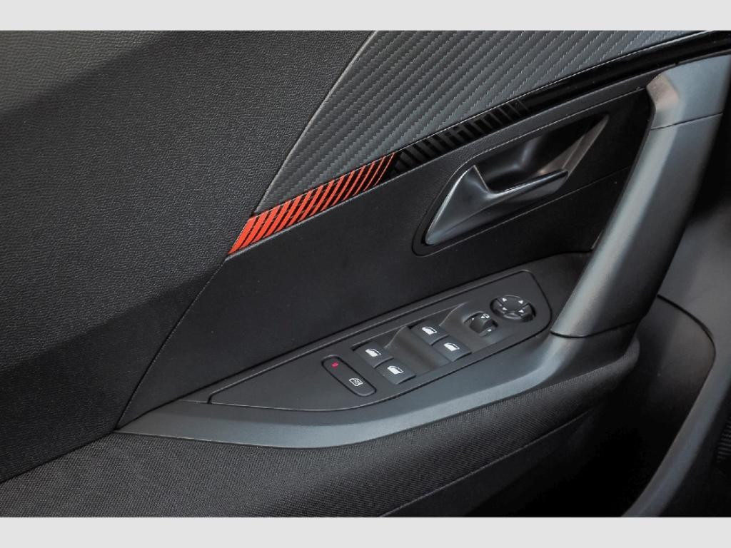 Peugeot e-2008