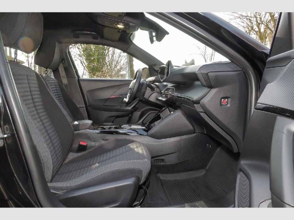 Peugeot e-2008