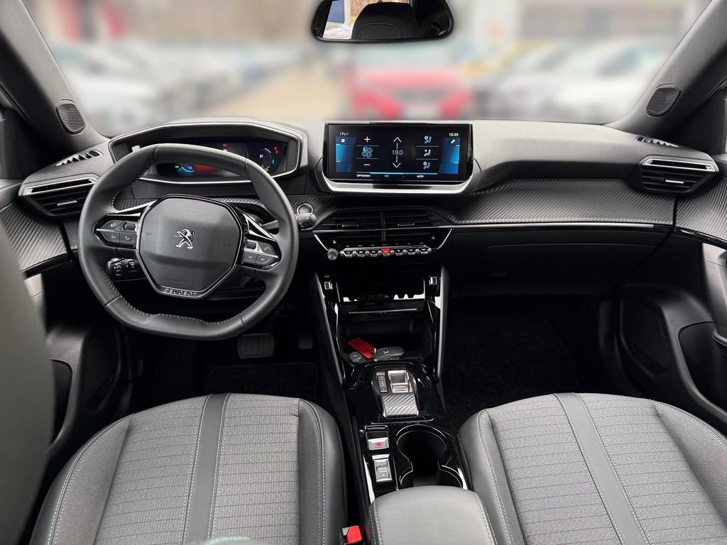Peugeot e-2008