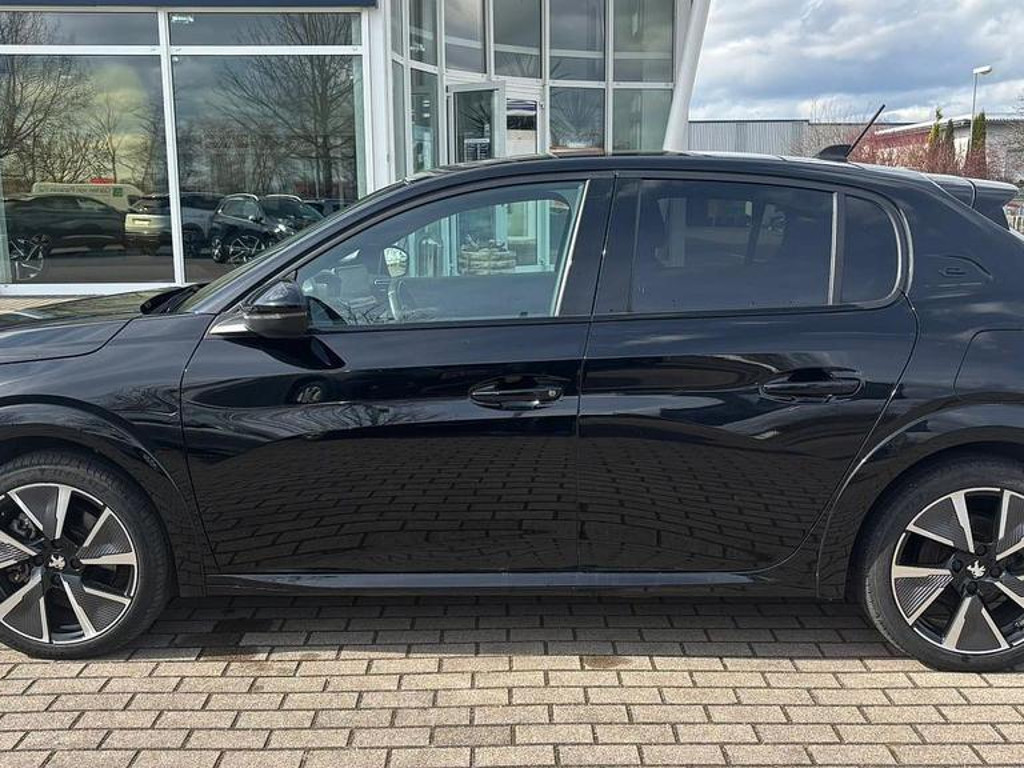 Peugeot e-208
