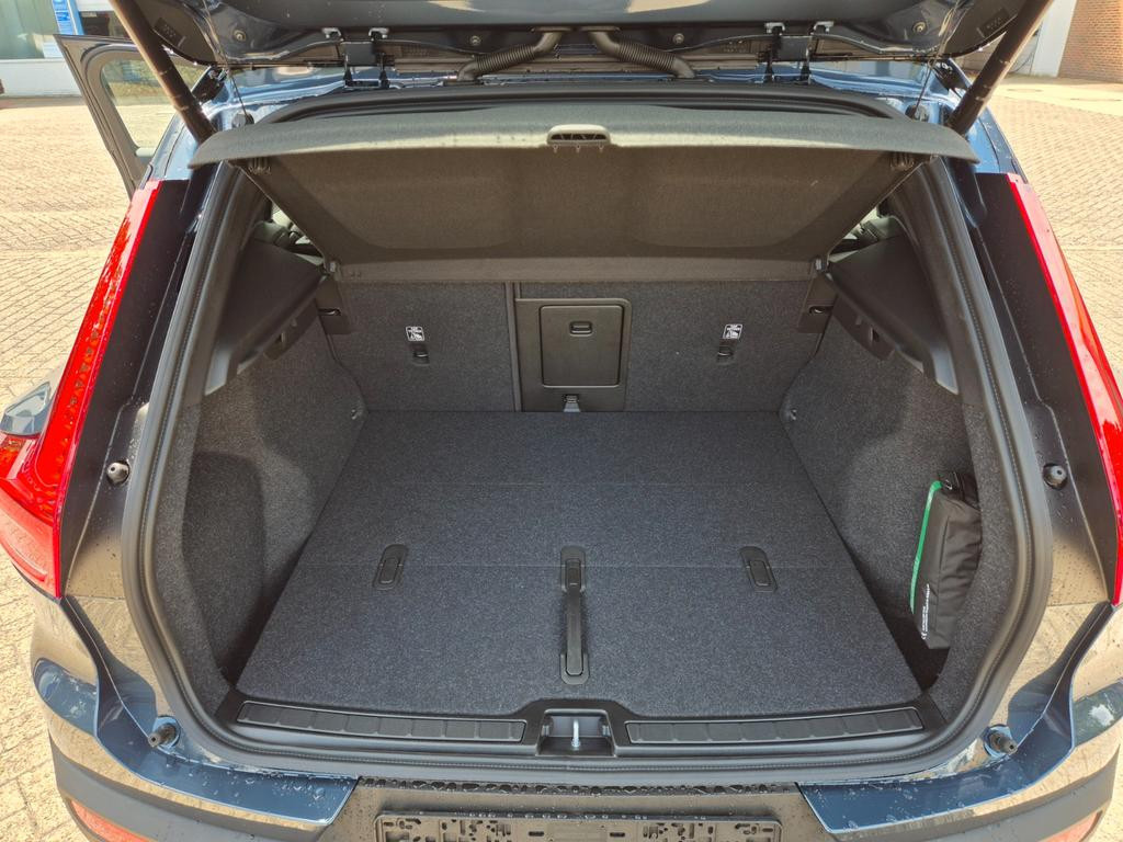 Volvo EX40