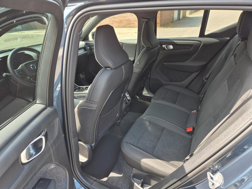 Volvo EX40