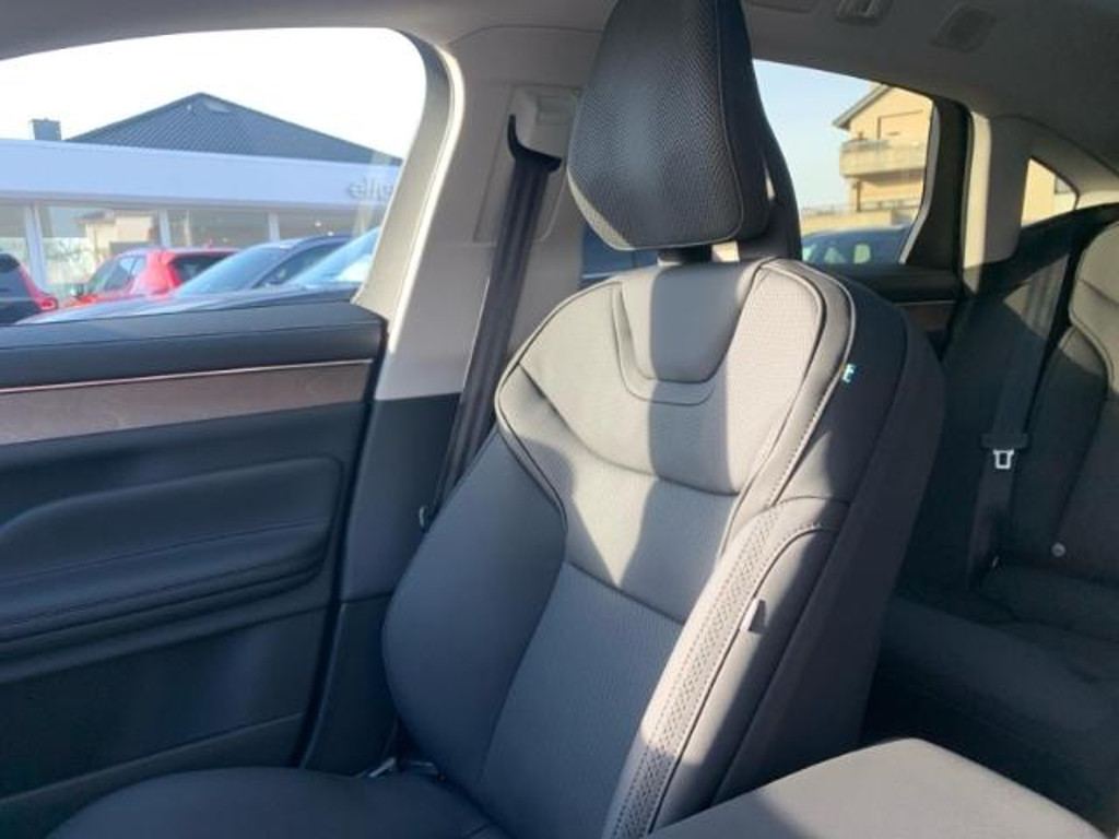 Volvo ES90