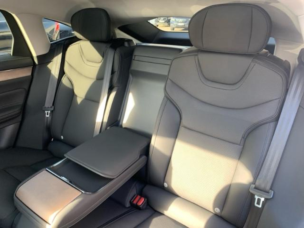 Volvo ES90