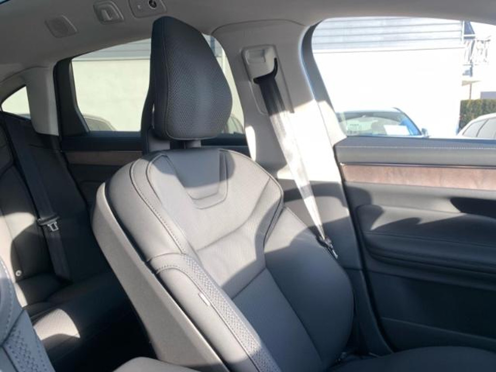 Volvo ES90