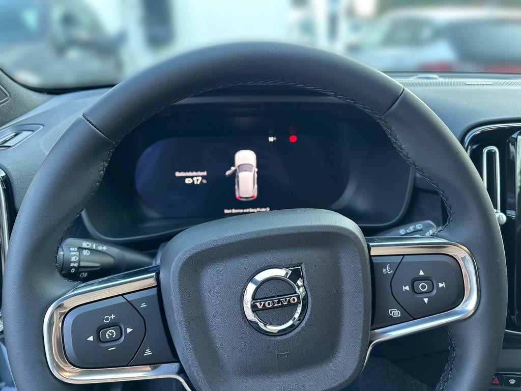 Volvo EX40