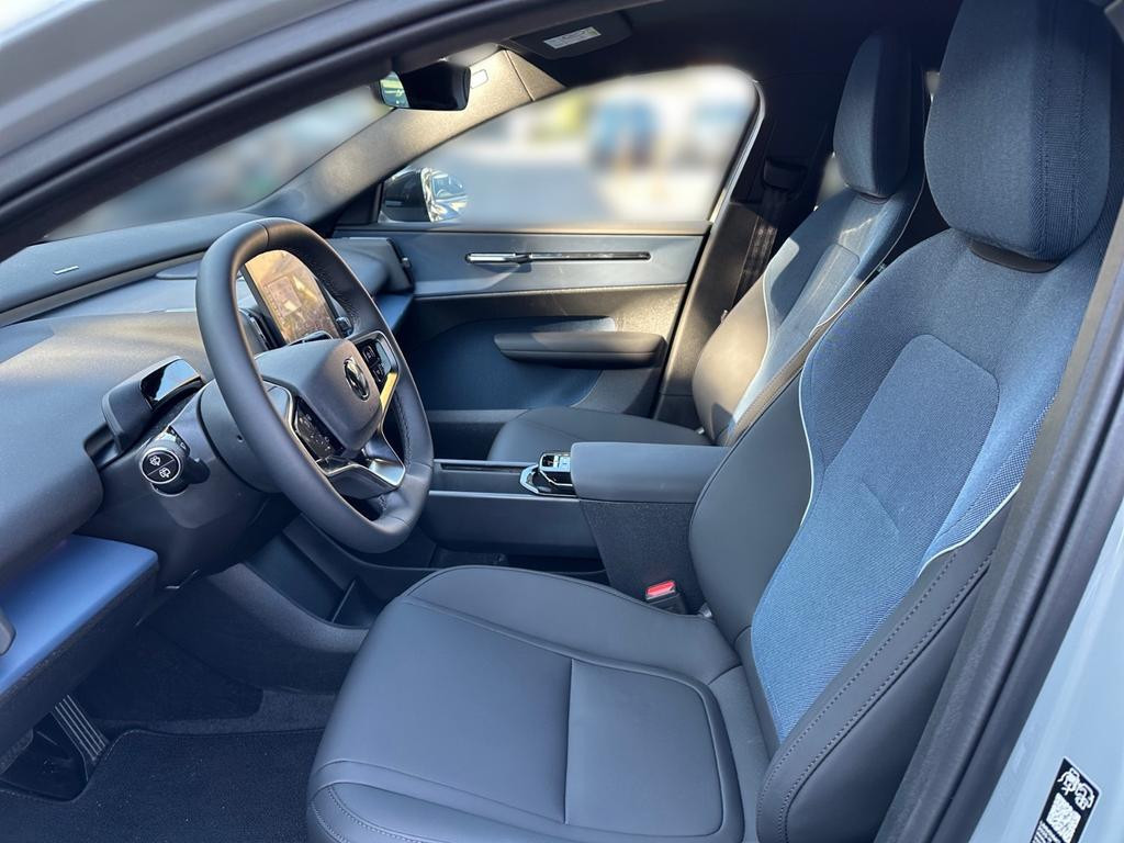 Volvo EX30