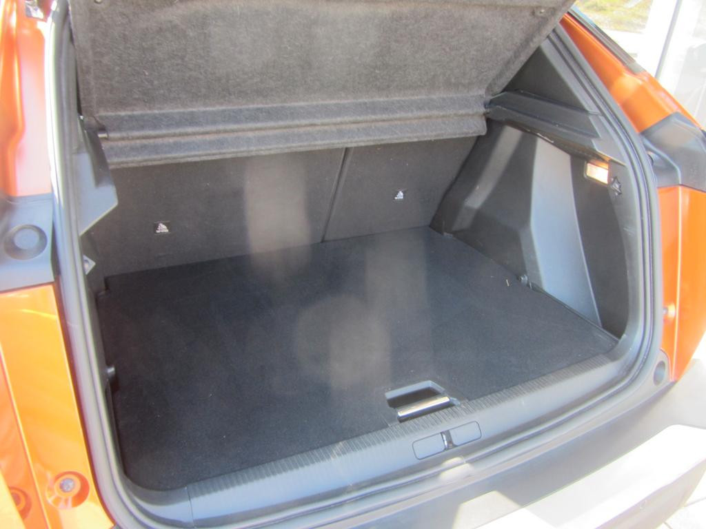 Peugeot e-2008