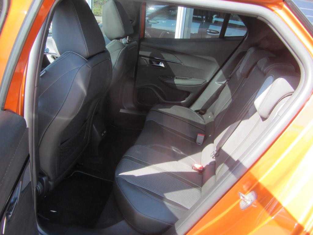 Peugeot e-2008