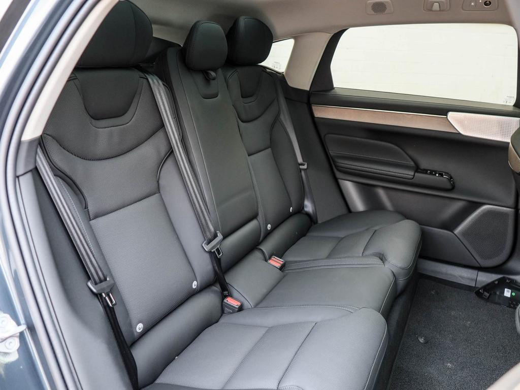 Volvo ES90