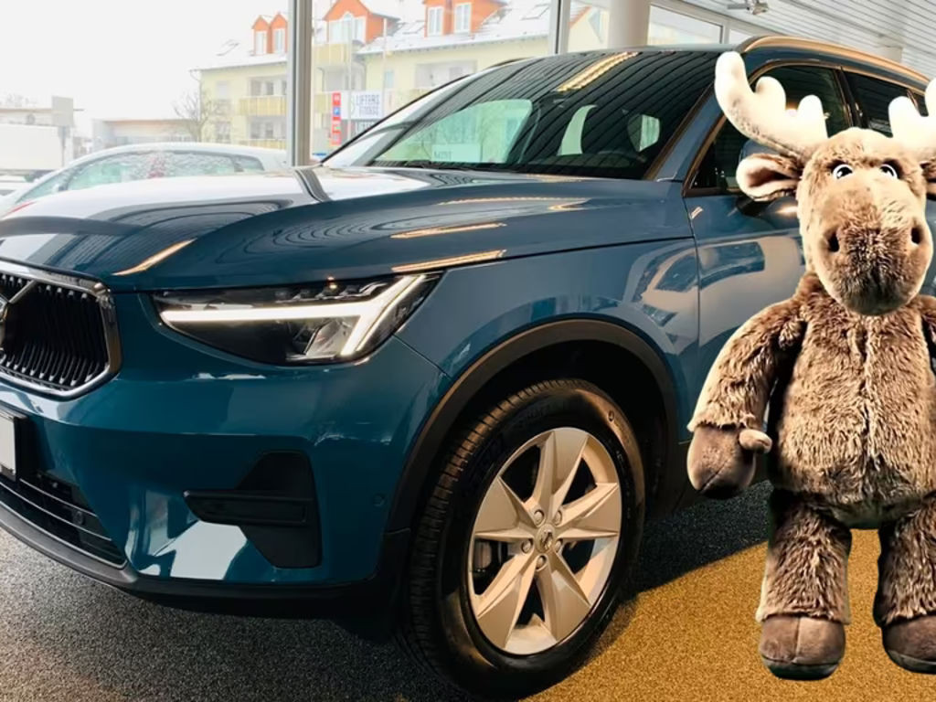 Volvo XC40 B3 B Aut. ACC BLIS PILOT 360° LED NAV Shzg