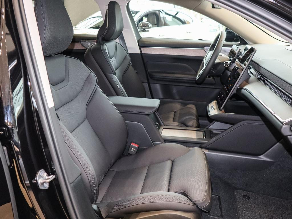 Volvo ES90