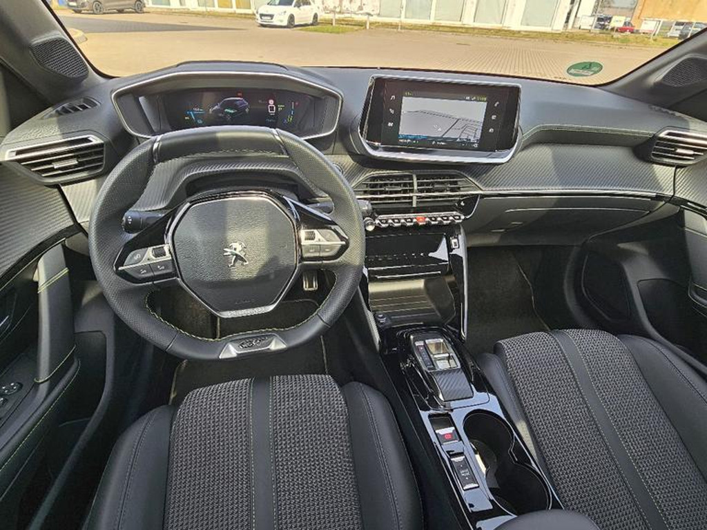 Peugeot e-208