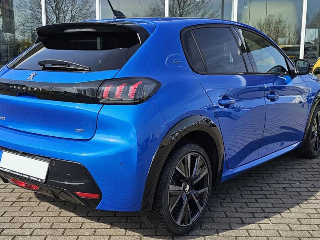 Peugeot e-208