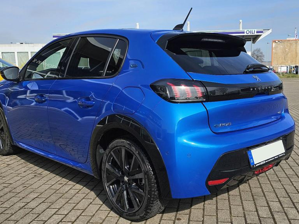 Peugeot e-208