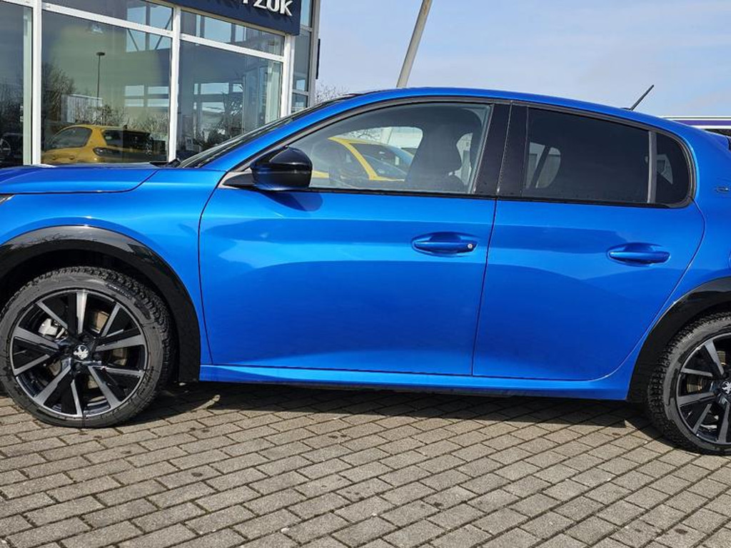 Peugeot e-208