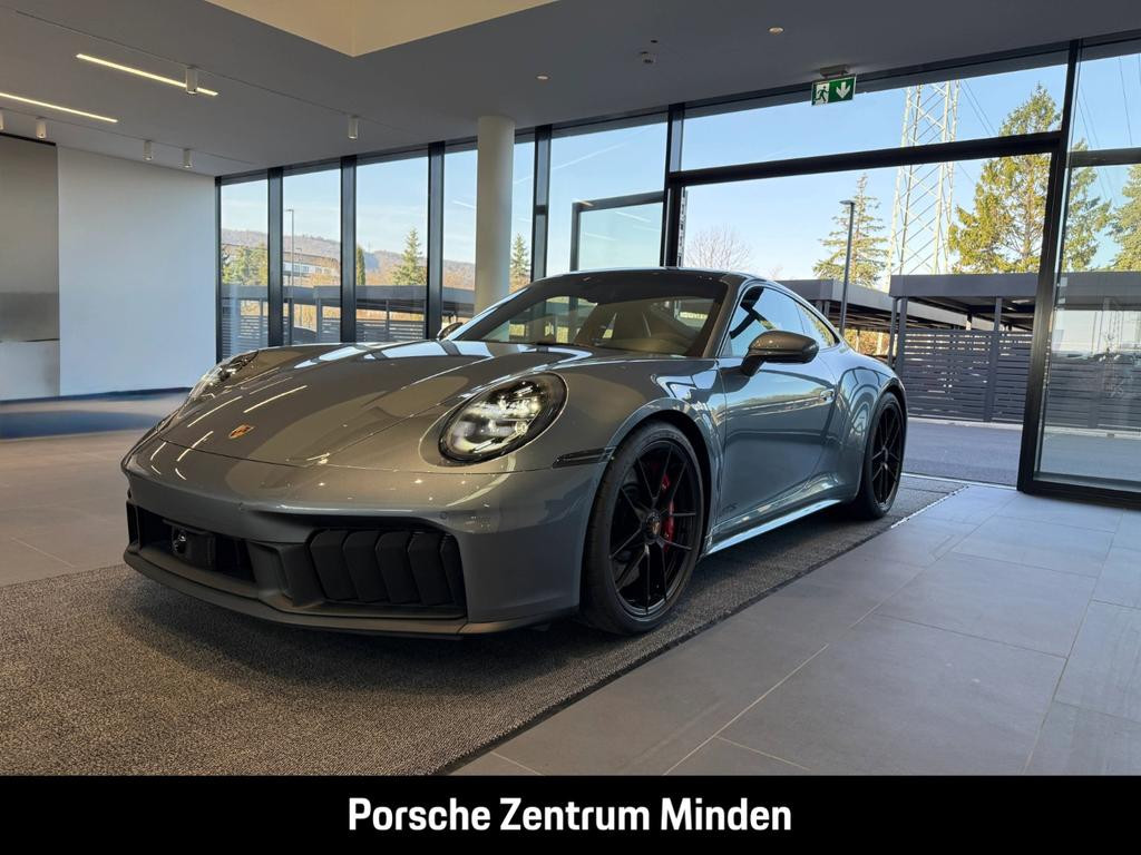 Porsche 911 GTS 4 992 Carrera