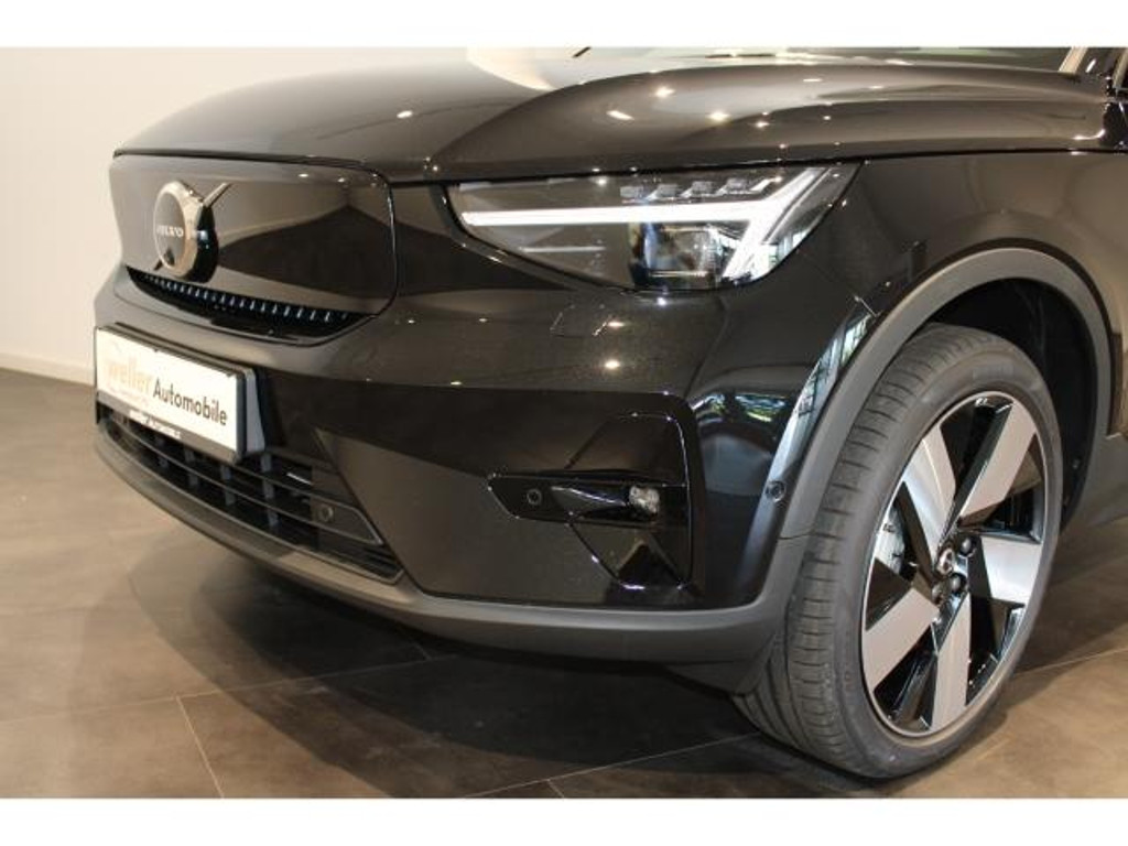 Volvo EX40
