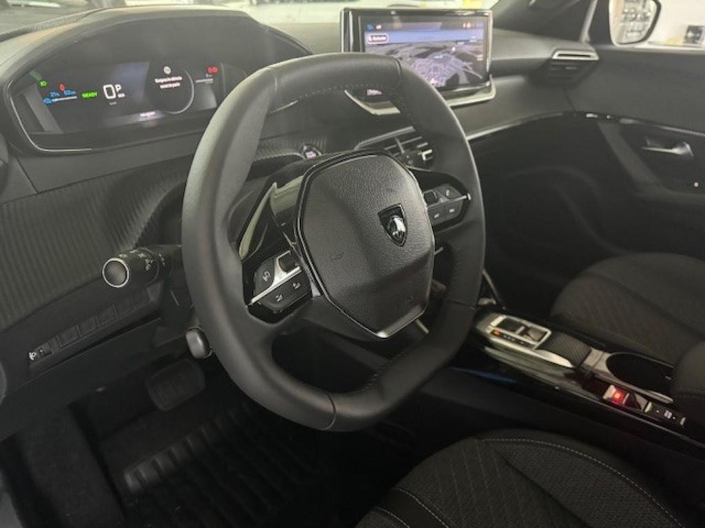 Peugeot e-2008