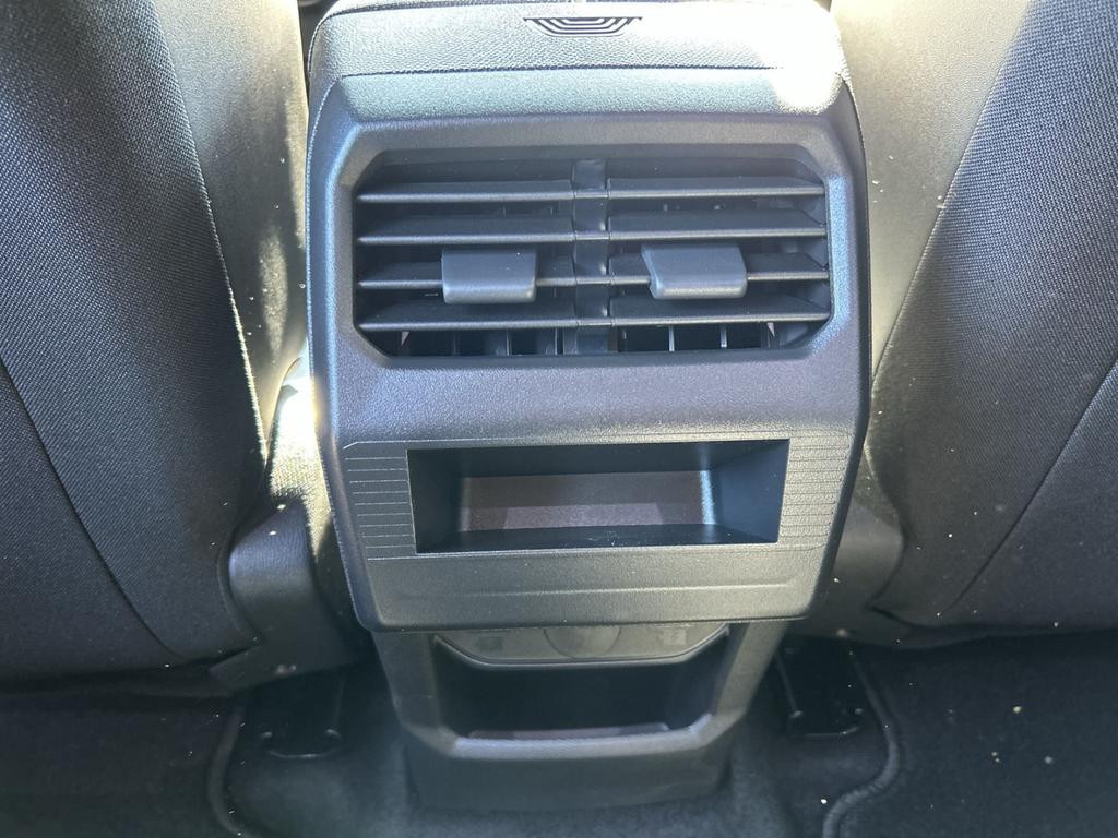 Peugeot E-3008