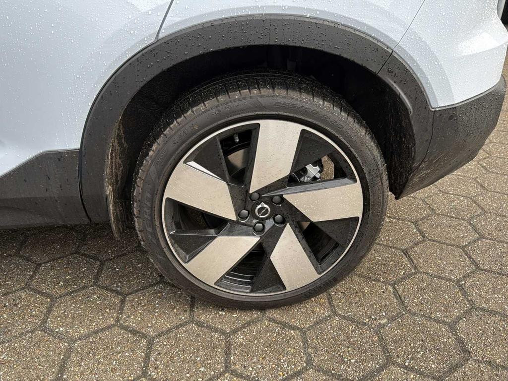Volvo EX40