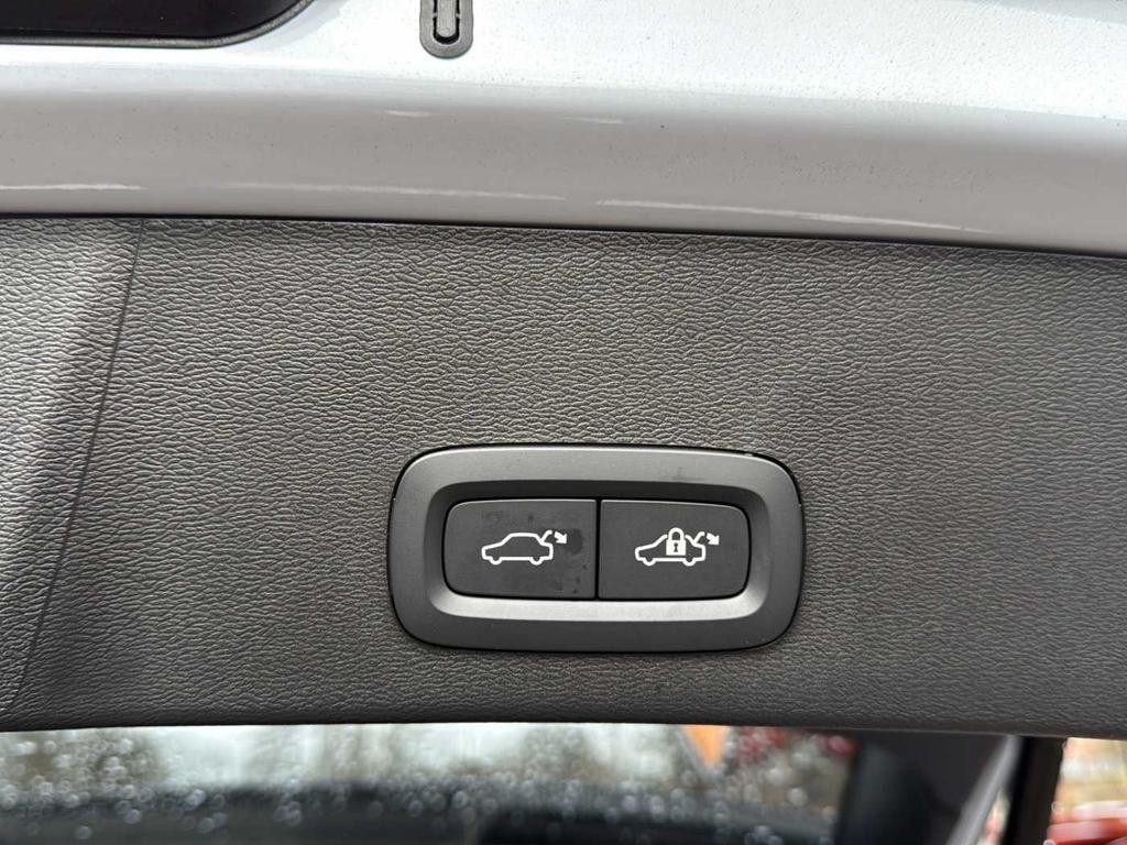 Volvo EX40