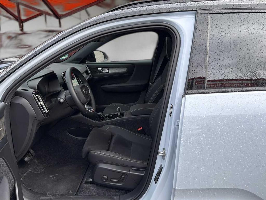 Volvo EX40