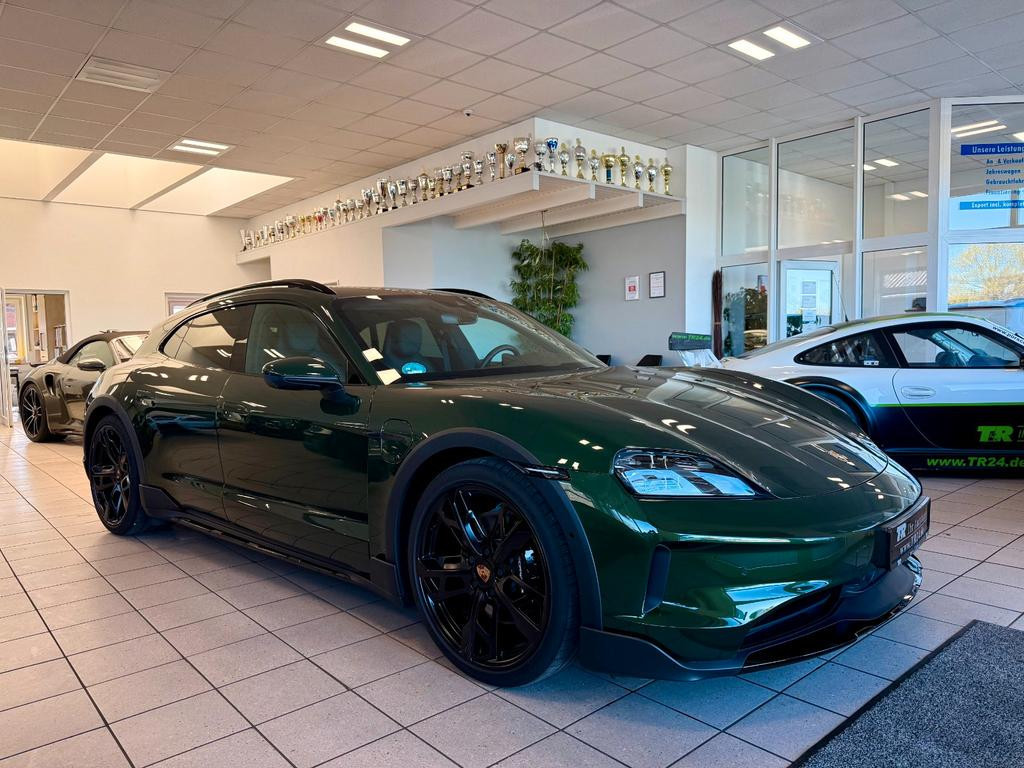 Porsche Taycan 4S Cross Turismo