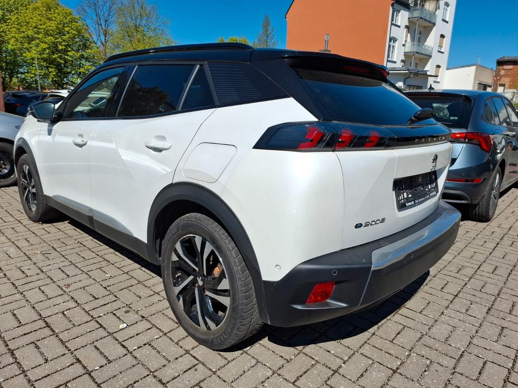 Peugeot e-2008