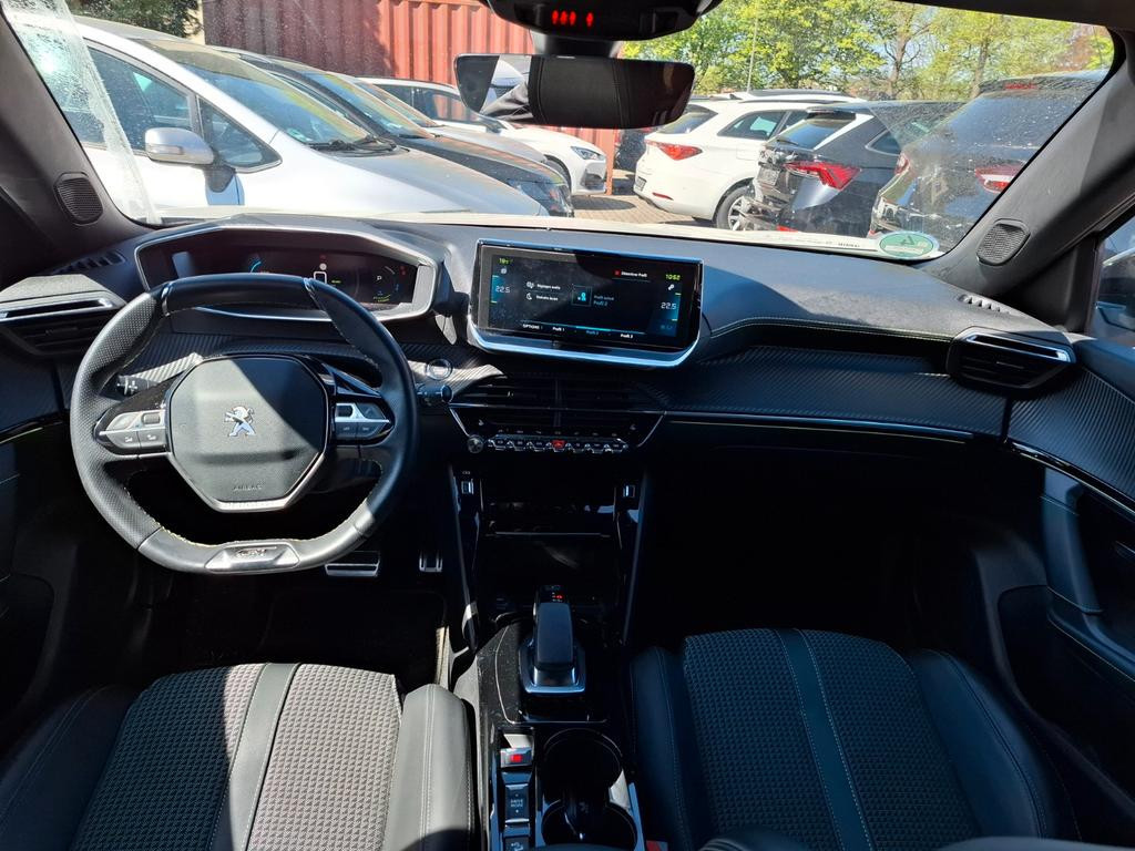 Peugeot e-2008